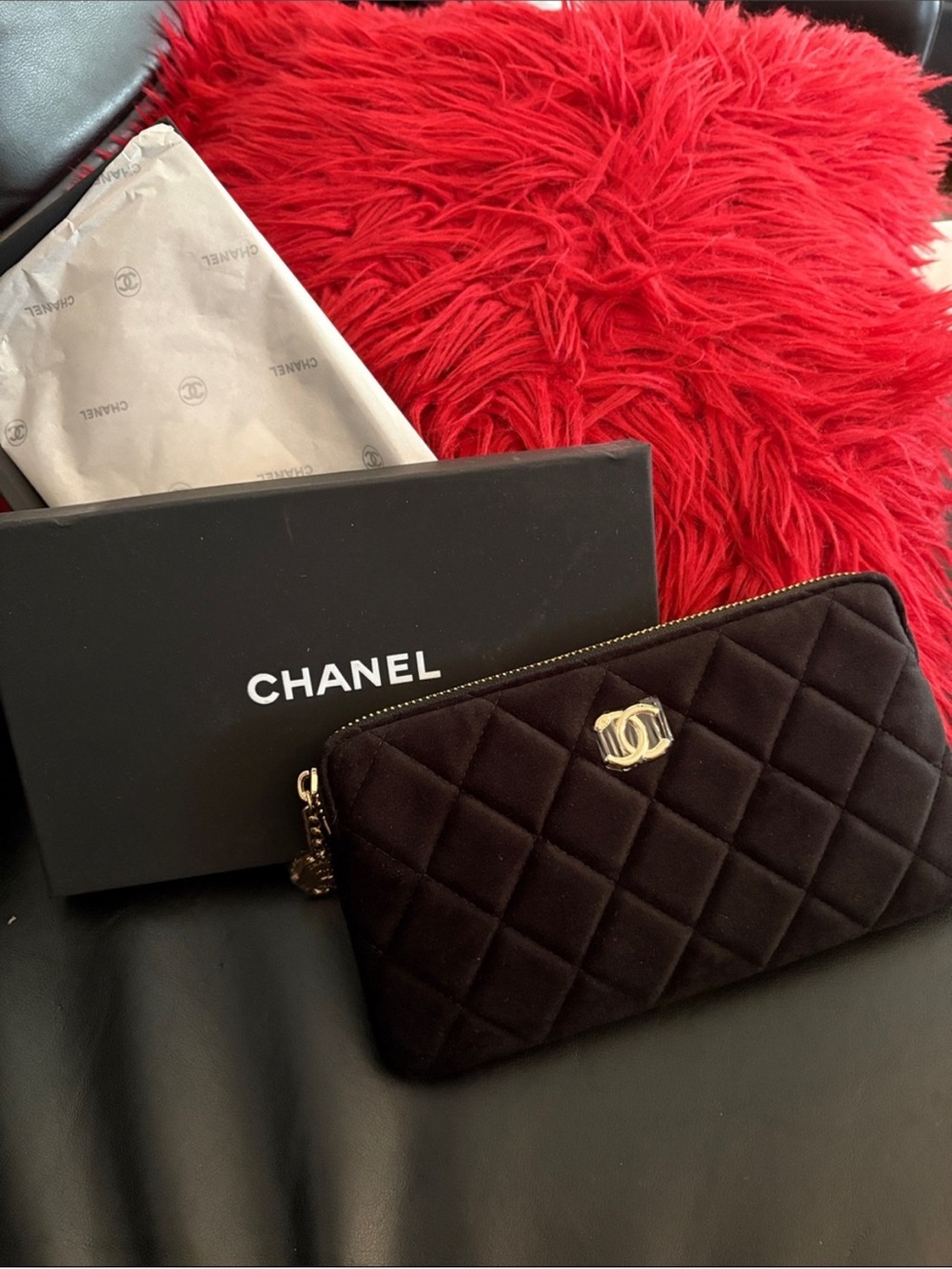 🖤 CHANEL Luxe Bundle – Velvet Cosmetic Pouch + La Collection Notebook Set 🖤
